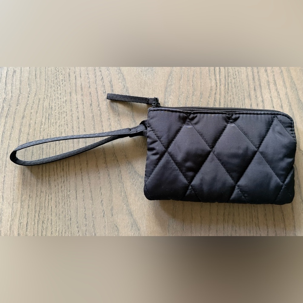 Vera Bradley Ultralight Essential Zip Wristlet – Black (NWOT)